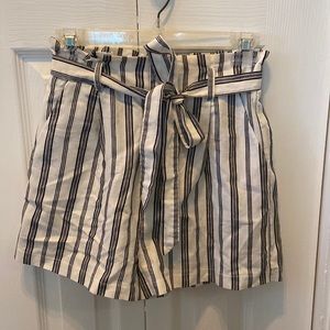 Forever 21 High-Waisted Paperbag shorts - Size S